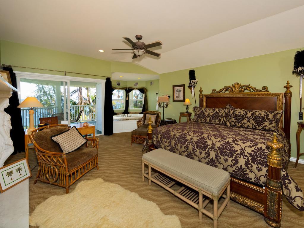 The Palms Cliff House Inn Honomu Exterior photo